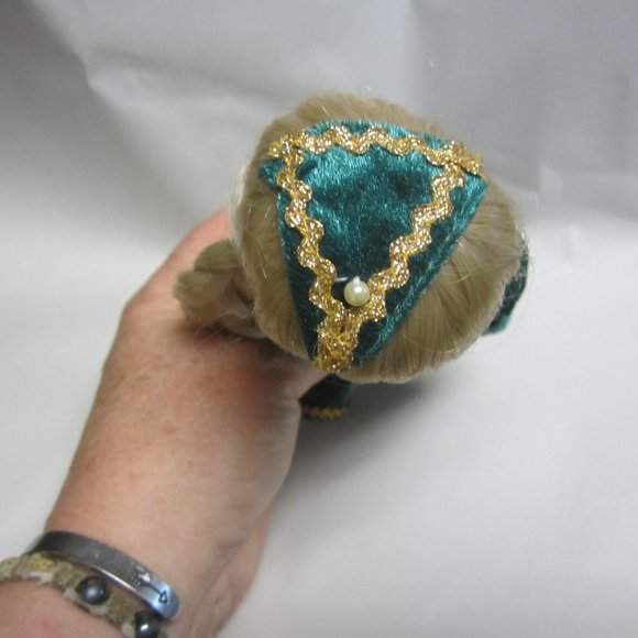 VTG REPUNZEL PORCELAIN DOLL, GREEN DRESS W/LONG BRAID - Picture 6 of 7